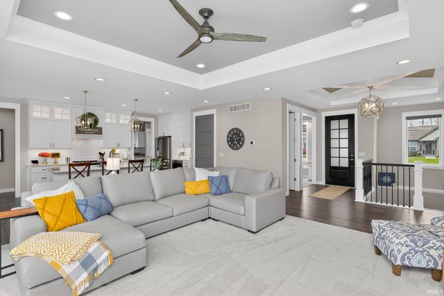 54745 Sacramento Meadows Drive, Osceola, IN 46561