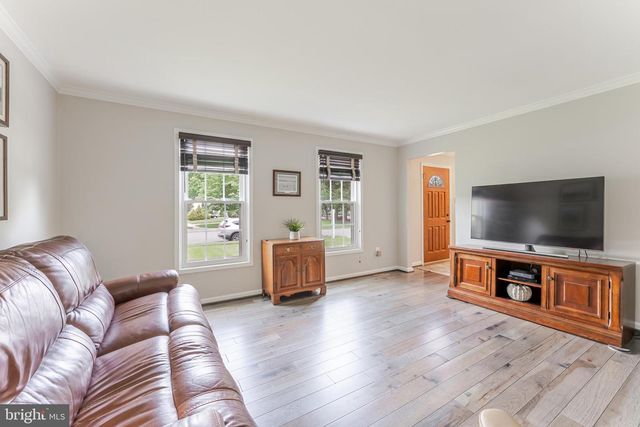 6600 CRAYFORD ST, Burke, VA 22015