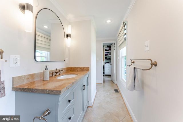 6600 CRAYFORD ST, Burke, VA 22015