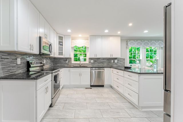 6600 CRAYFORD ST, Burke, VA 22015