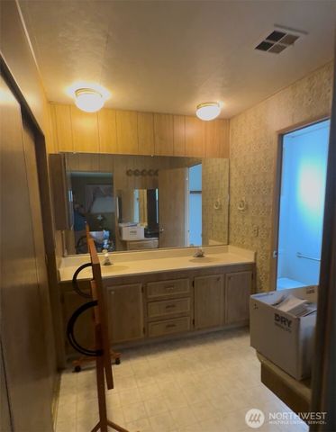 8620 32nd 32ND Avenue Court SW #111, Lakewood, WA 98499
