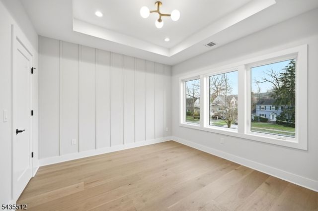 30 Cathedral Ave, Florham Park Boro, NJ 07932