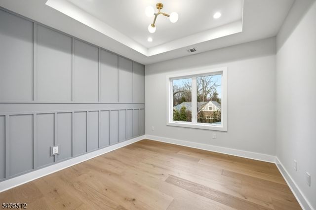 30 Cathedral Ave, Florham Park Boro, NJ 07932