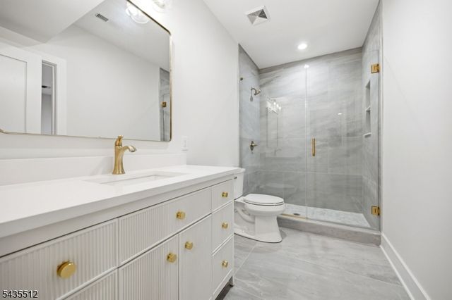 30 Cathedral Ave, Florham Park Boro, NJ 07932