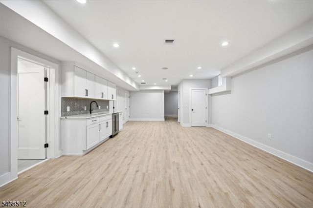 30 Cathedral Ave, Florham Park Boro, NJ 07932