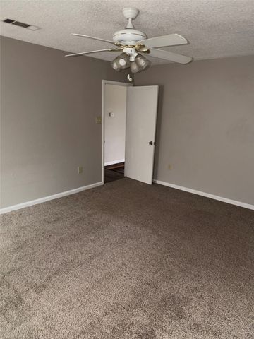 2418 Parkside Drive, Grand Prairie, TX 75052