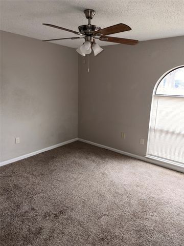 2418 Parkside Drive, Grand Prairie, TX 75052