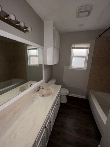 2418 Parkside Drive, Grand Prairie, TX 75052