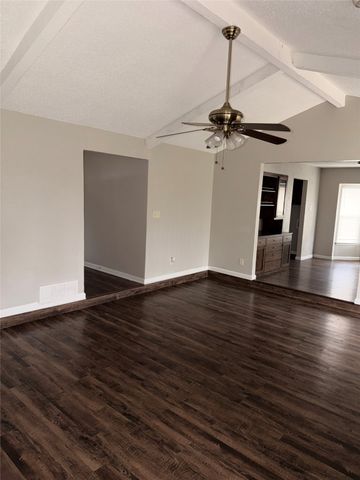 2418 Parkside Drive, Grand Prairie, TX 75052