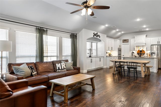 541 Marigold Drive, Midlothian, TX 76065