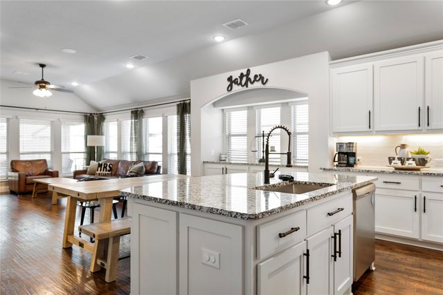 541 Marigold Drive, Midlothian, TX 76065