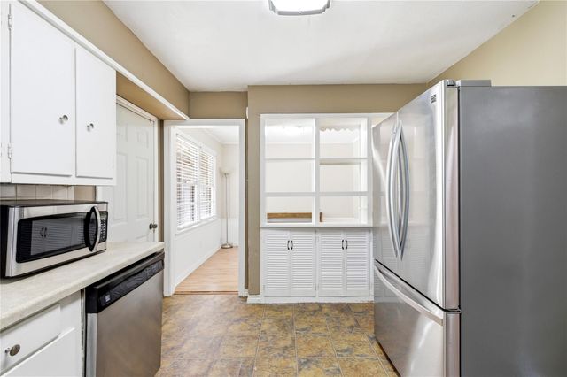 1216 15th Avenue N, Texas City, TX 77590