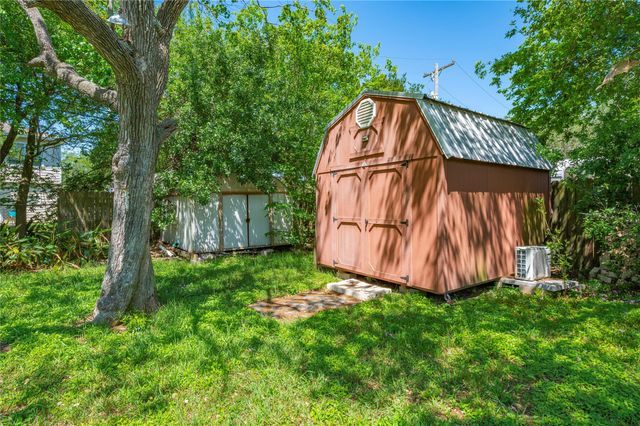 1216 15th Avenue N, Texas City, TX 77590