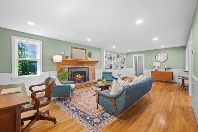 11 Nathan Lord Road, Amherst, NH 03031