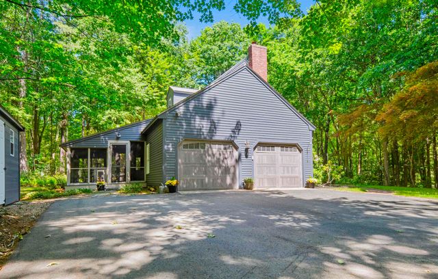 11 Nathan Lord Road, Amherst, NH 03031