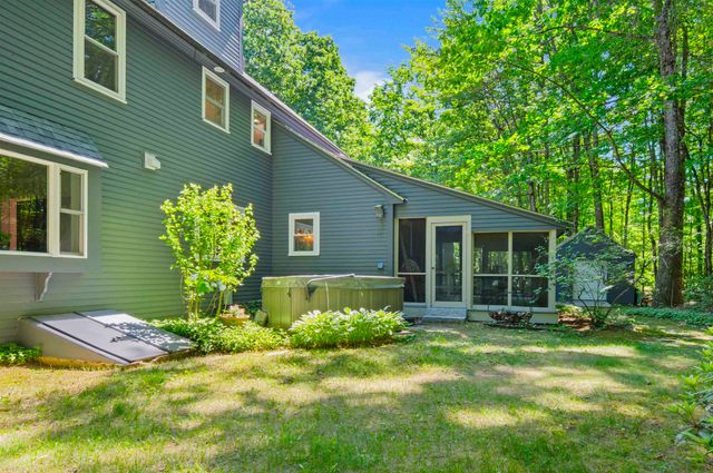 11 Nathan Lord Road, Amherst, NH 03031