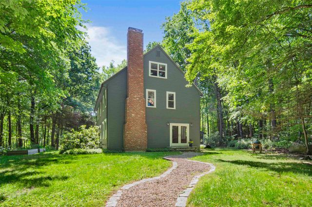 11 Nathan Lord Road, Amherst, NH 03031