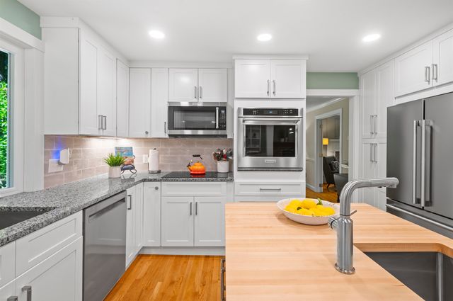 11 Nathan Lord Road, Amherst, NH 03031