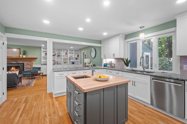 11 Nathan Lord Road, Amherst, NH 03031