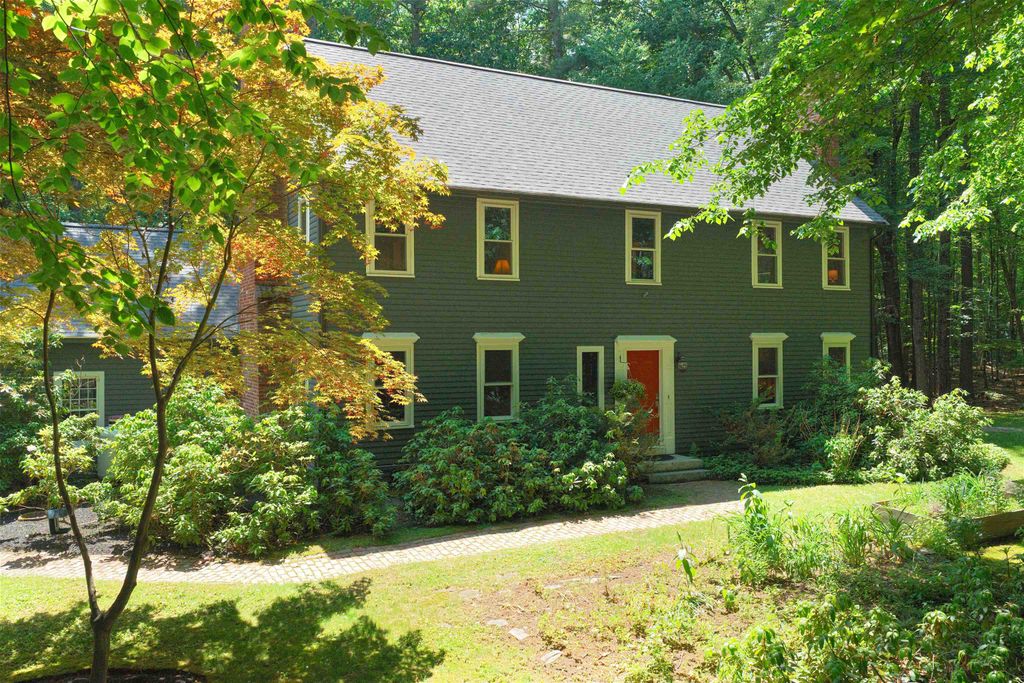 11 Nathan Lord Road, Amherst, NH 03031