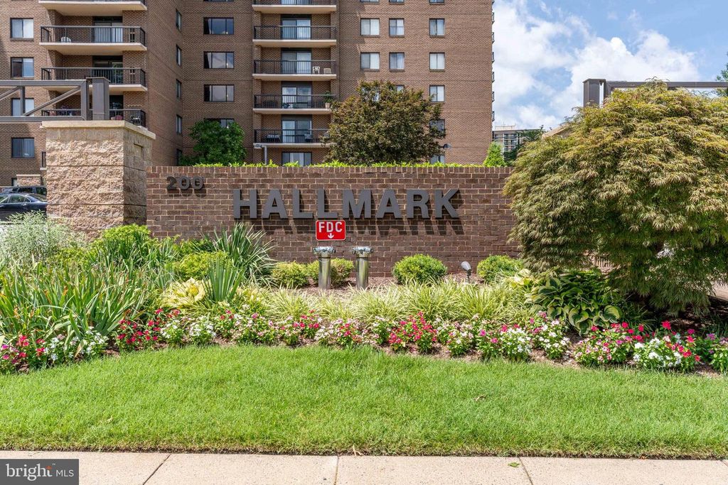 200 N PICKETT ST N #311, Alexandria, VA 22304