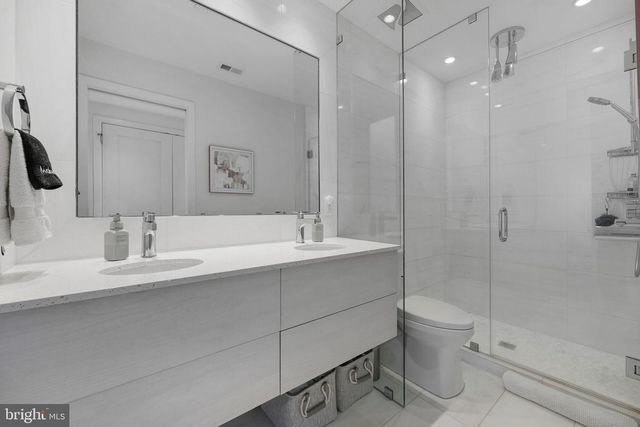 1313 LINDEN CT NE, Washington, DC 20002