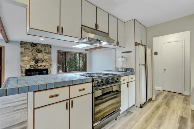 12840 Butterfly Dr, Nevada City, CA 95959