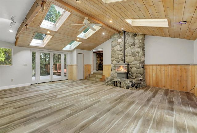 12840 Butterfly Dr, Nevada City, CA 95959