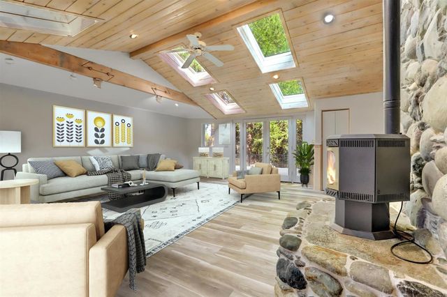 12840 Butterfly Dr, Nevada City, CA 95959