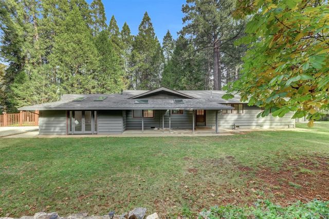 12840 Butterfly Dr, Nevada City, CA 95959