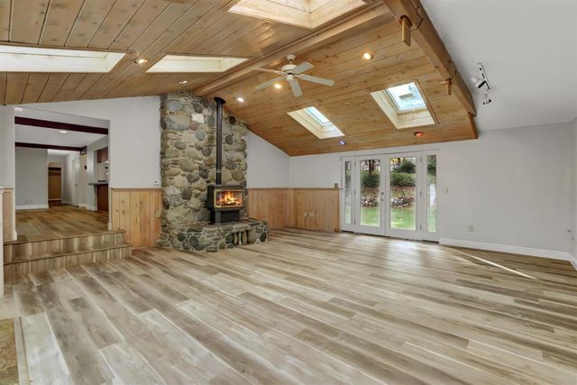 12840 Butterfly Dr, Nevada City, CA 95959