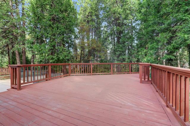 12840 Butterfly Dr, Nevada City, CA 95959