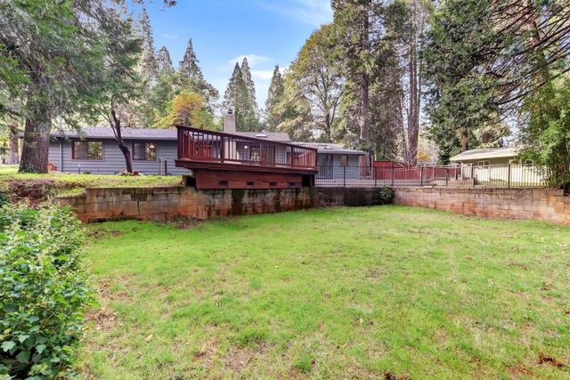 12840 Butterfly Dr, Nevada City, CA 95959
