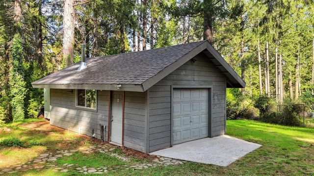 12840 Butterfly Dr, Nevada City, CA 95959