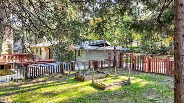 12840 Butterfly Dr, Nevada City, CA 95959
