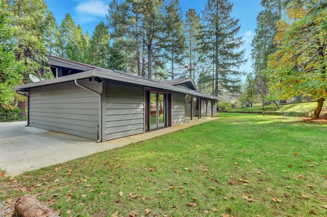 12840 Butterfly Dr, Nevada City, CA 95959