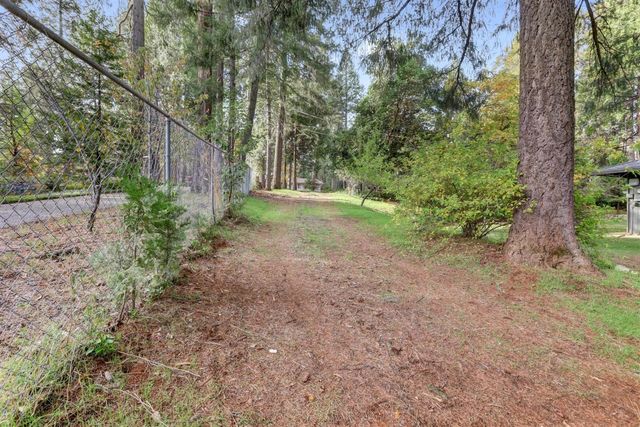 12840 Butterfly Dr, Nevada City, CA 95959