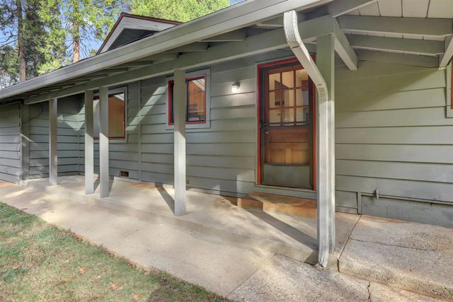 12840 Butterfly Dr, Nevada City, CA 95959