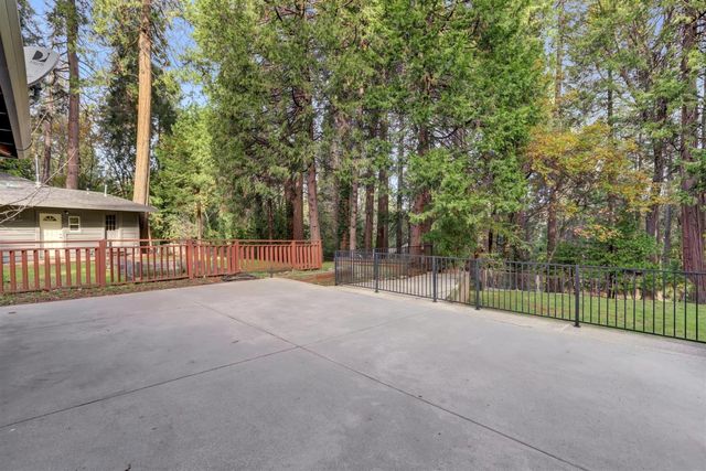 12840 Butterfly Dr, Nevada City, CA 95959