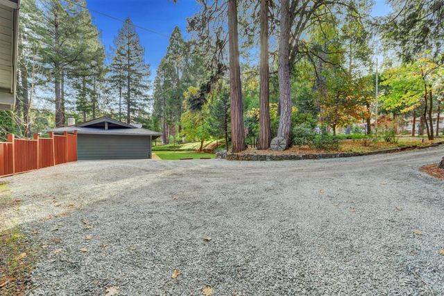 12840 Butterfly Dr, Nevada City, CA 95959