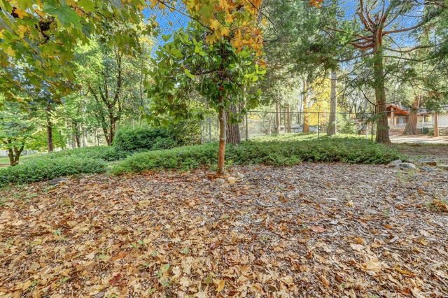 12840 Butterfly Dr, Nevada City, CA 95959