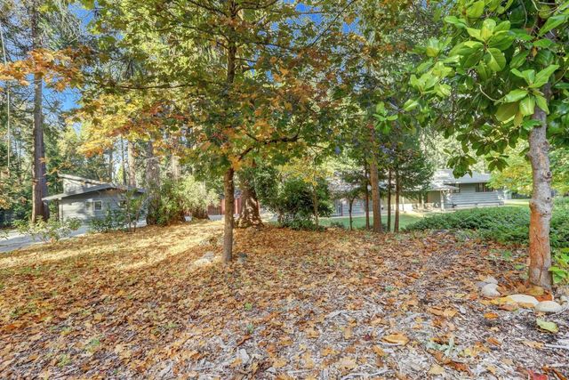 12840 Butterfly Dr, Nevada City, CA 95959