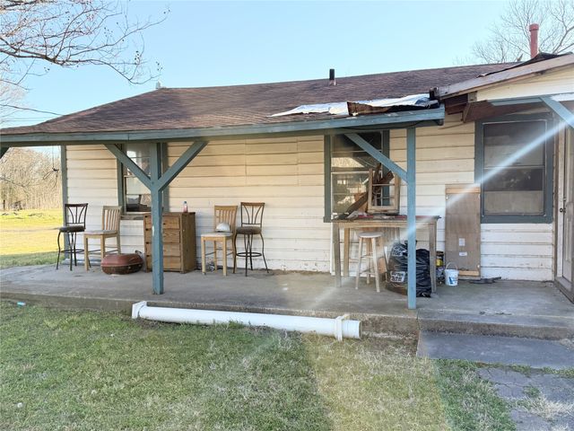 206 E Colorado, Groesbeck, TX 76693
