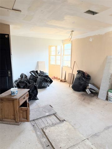 206 E Colorado, Groesbeck, TX 76693