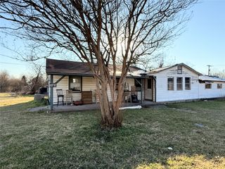 206 E Colorado, Groesbeck, TX 76693