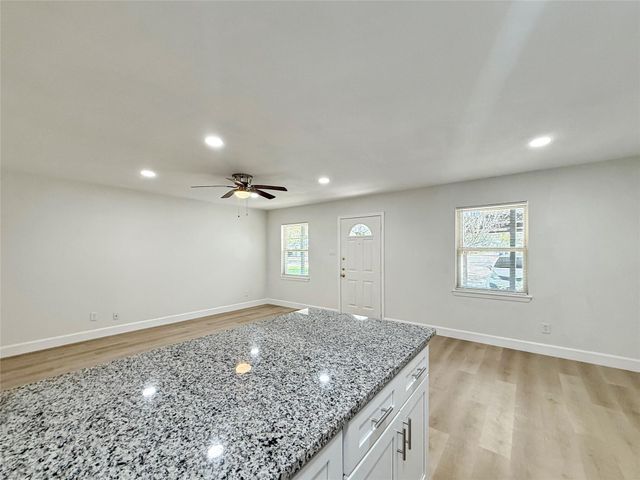 1016 E Walker Street 4, League City, TX 77573