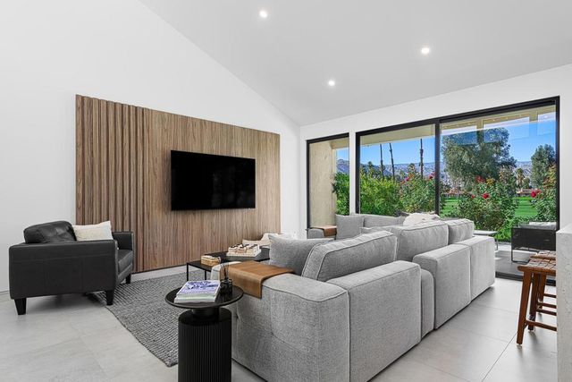 331 Gran Via, Palm Desert, CA 92260