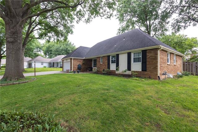 1400 SW CHARLESTON Street, Lee's Summit, MO 64081