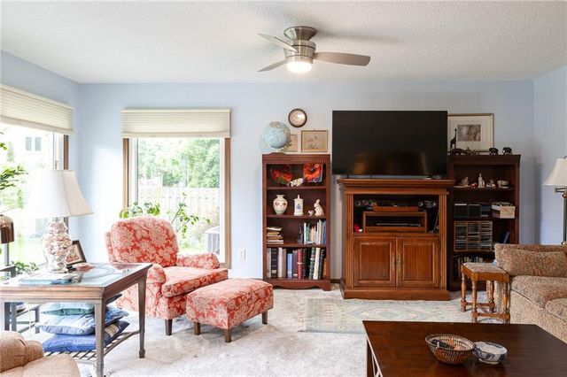 1400 SW CHARLESTON Street, Lee's Summit, MO 64081