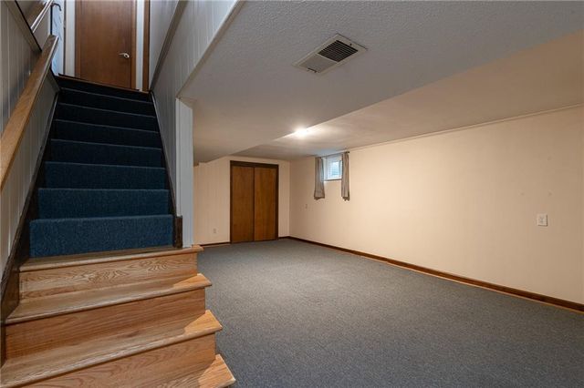 1400 SW CHARLESTON Street, Lee's Summit, MO 64081